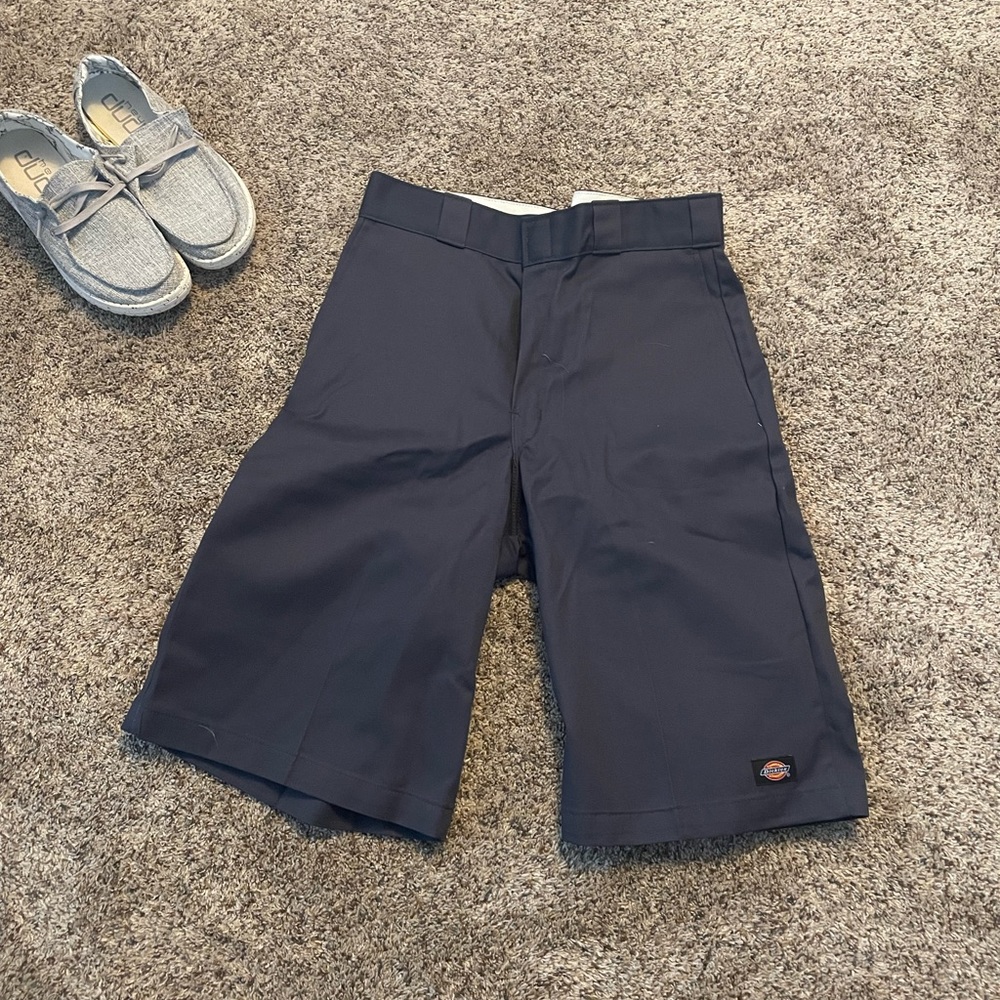 Guys brand new dickies never worn size 32.